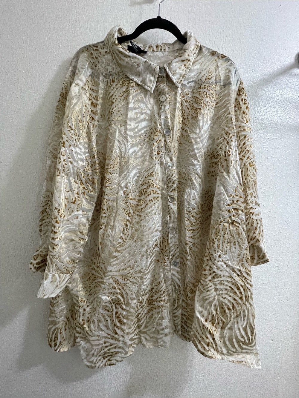 Maggie Barnes Cream & Gold Abstract Pattern Button-Up Blouse 3X A3